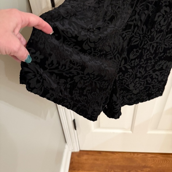 ANTHROPOLOGIE Saylor The Rebecca Black Velvet Floral Burnout Belted Romper 31861 - Picture 8 of 13